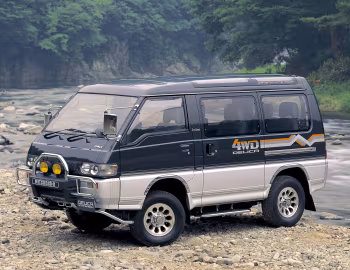 Mitsubishi Delica Star Wagon Super Exceed 4WD '06.1993–04.1994