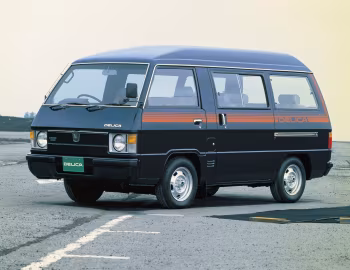 Mitsubishi Delica Star Wagon XL Super Automatic '10.1981–09.1982