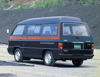 Mitsubishi Delica Star Wagon XL Super Automatic '10.1981–09.1982