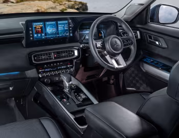 Painel frontal Mitsubishi Destinator [South Africa] '2026