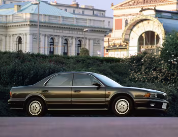 Mitsubishi Diamante 25V-SE [Japan] (F15A) '05.1990–09.1992