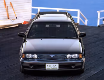 Mitsubishi Diamante Wagon 30R-SE [Japan] (E-K45) '11.1994–07.1995
