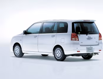 Mitsubishi Dion '06.2002–03.2006