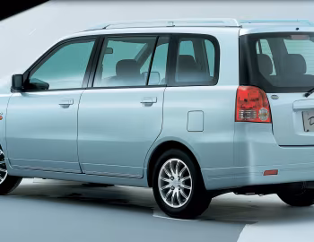 Mitsubishi Dion '01.2000–05.2002