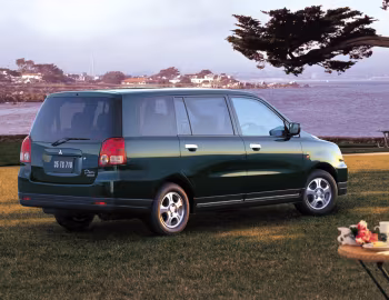 Mitsubishi Dion '01.2000–05.2002