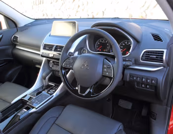 Інтер'єр Mitsubishi Eclipse Cross [Japan] '03.2018–20