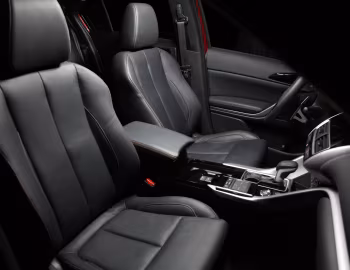 Интерьер 2018–21 Mitsubishi Eclipse Cross [North America] '2018–21