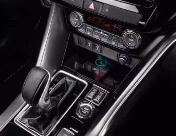 Інтэр'ер Mitsubishi Eclipse Cross "Black" [Latam] '2026