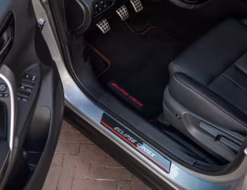 Интерьер Mitsubishi Eclipse Cross "Intense S" [Netherlands] '2018–20