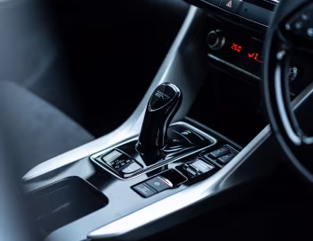Interior Mitsubishi Eclipse Cross PHEV [Japan] '2020–pr.