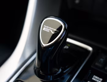 Interior Mitsubishi Eclipse Cross PHEV [Australia] '2021–pr.