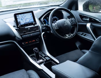 Interior Mitsubishi Eclipse Cross PHEV [Japan] '2020–pr.