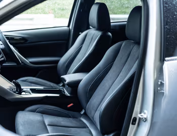 Interior Mitsubishi Eclipse Cross PHEV [Japan] '2020–pr.
