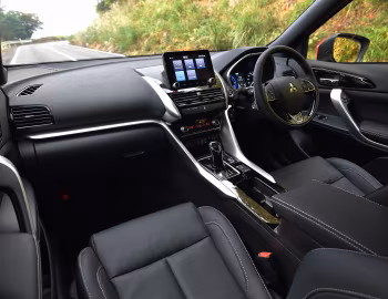 Painel frontal Mitsubishi Eclipse Cross PHEV [Japan] '2020–pr.