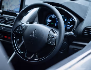 Interior Mitsubishi Eclipse Cross PHEV [Japan] '2020–pr.