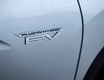 Mitsubishi Eclipse Cross PHEV [Japan] '2020–pr.