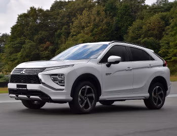 Mitsubishi Eclipse Cross PHEV [Japan] '2020–pr.