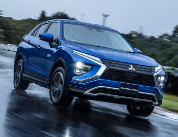 Mitsubishi Eclipse Cross PHEV [Japan] '2020–pr.