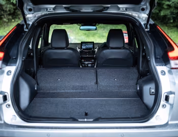 Interior Mitsubishi Eclipse Cross PHEV [Japan] '2020–pr.