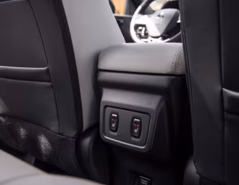 Interior 2022–pr. Mitsubishi Eclipse Cross SEL [North America] '2021–pr.