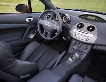 Интерьер 2009–12 Mitsubishi Eclipse GT Spyder [North America] '2008–08.2011