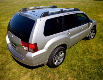 2010–11 Mitsubishi Endeavor '2009–08.2011