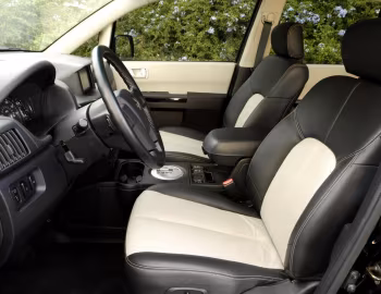 Интерьер 2010–11 Mitsubishi Endeavor '2009–08.2011