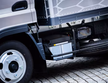 Mitsubishi Fuso Canter Flat Van [Japan] '11.2020–pr.