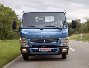Mitsubishi Fuso Canter 3C15 mit Pritschen von J. Pinto Carroçarias, Lda [Germany] (FE7) '10.2011–22