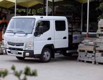 Mitsubishi Fuso Canter 3C15D Platform Truck [EU-spec] '2013–22