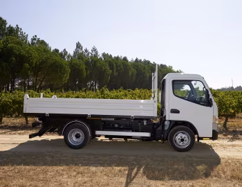 Mitsubishi Fuso Canter 3S13 Three-way Tipper [Portugal] '2013–22