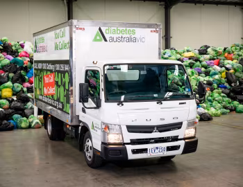 Mitsubishi Fuso Canter 615 Wide Cab Pantech [Australia] '2015