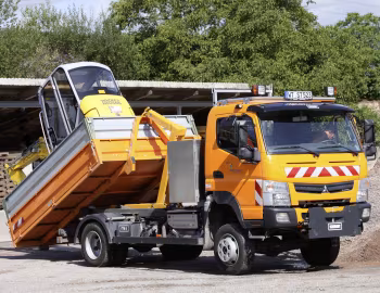 Mitsubishi Fuso Canter 6C18 4×4 mit Maytec AR-L 55 Abrollsysteme [Germany] '2014–22