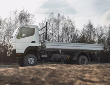Mitsubishi Fuso Canter 6C18 4×4 three-way tipper [EU-spec] '2019–22