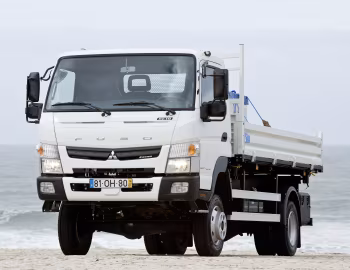 Mitsubishi Fuso Canter 6C18 4×4 three-way tipper [Portugal] (FG7) '2013–22