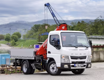 Mitsubishi Fuso Canter 6S15 Pritschenwagen mit Ferrari-Laderkran 541 A4 [Germany] '2013–22