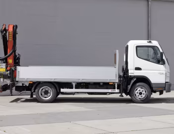 Mitsubishi Fuso Canter 7C18 Pritschenwagen mit Palfinger-Ladekran PK 7001-EH [Germany] '2011