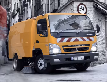 Mitsubishi Fuso Canter 7C18 Kehrmaschine Brock SL 140 [EU-spec] (FE7) '2002–10