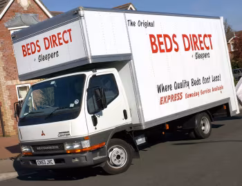 Mitsubishi Canter furniture truck [UK-spec] '1999–????