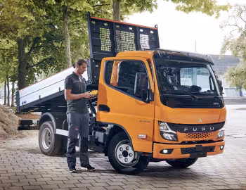 Mitsubishi Fuso eCanter 4S15e [EU-spec] '05.2023–н.в.