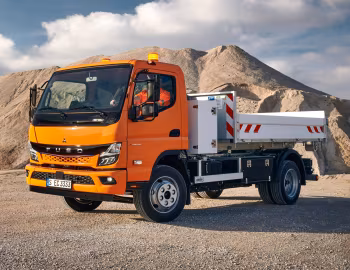 Mitsubishi Fuso eCanter 9C18e with roll-off tipper by Unsinn [EU-spec] '05.2023–н.в.