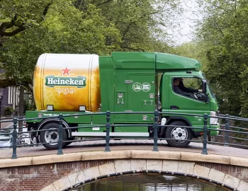 Mitsubishi Fuso eCanter beer truck [Netherlands] '07.2021