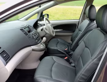 Interior Mitsubishi Grandis [UK-spec] '2004–10
