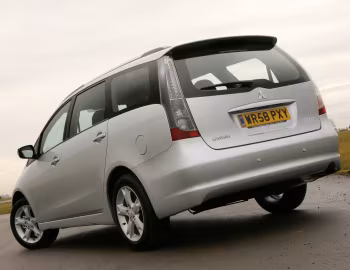 Mitsubishi Grandis Equippe [UK-spec] '07.2004–07.2010