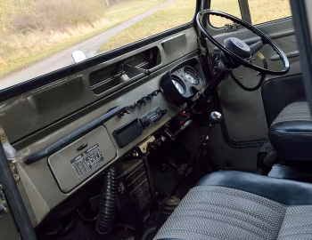 Интерьер Mitsubishi Jeep (J20) '1961–02.1982