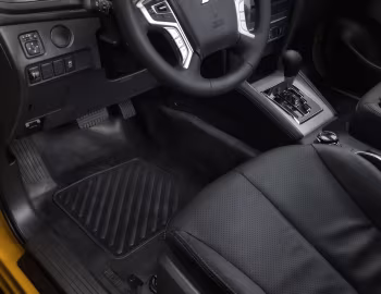 Interior Mitsubishi L200 Triton Savana [Latam] '2023–pr.