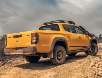 Mitsubishi L200 Triton Savana [Latam] '2023–pr.