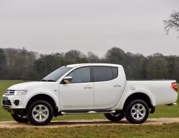 Mitsubishi L200 Barbarian [UK-spec] '2014–15