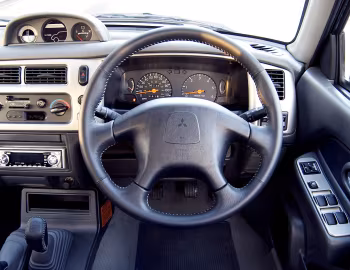 Торпедо Mitsubishi L200 Animal [UK-spec] '2005–06