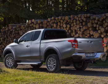 Mitsubishi L200 Club Cab [Worldwide] '2015–19
